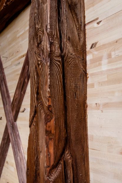 Декоративные балки из дерева