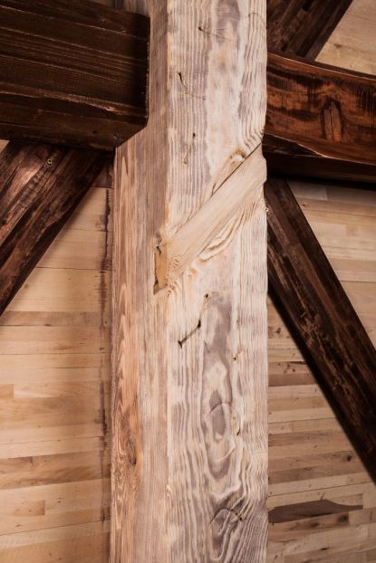 Декоративные балки из дерева